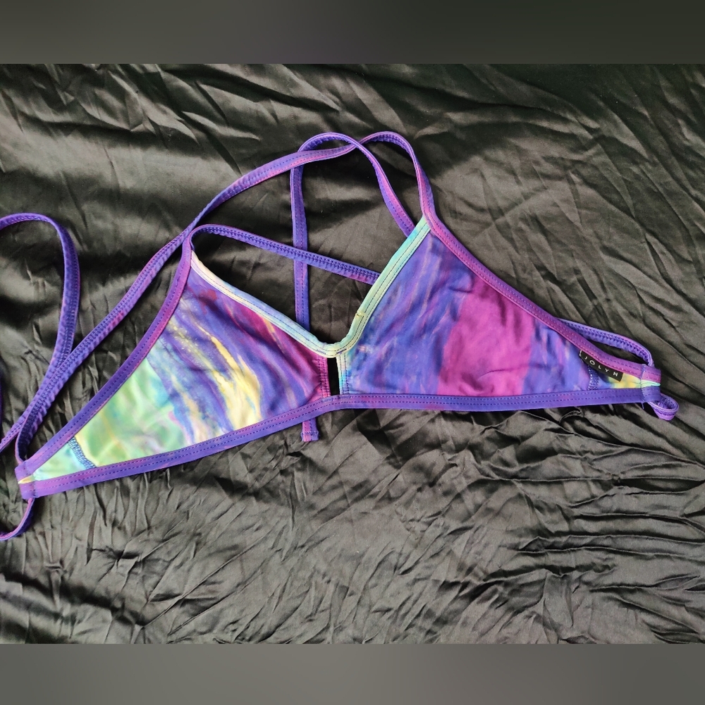Jolyn Oyster Triangle top